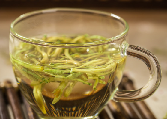 The Surprising Health Benefits of Honeysuckle Tea
