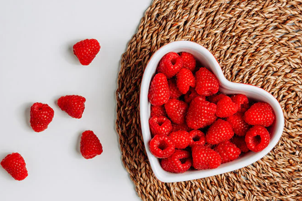 Boost Your Heart Health: Discover the 7 Best Fruits for Unclogging Arteries