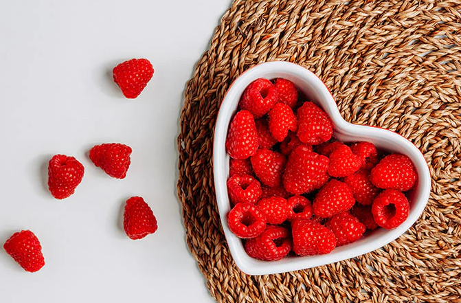 Boost Your Heart Health: Discover the 7 Best Fruits for Unclogging Arteries