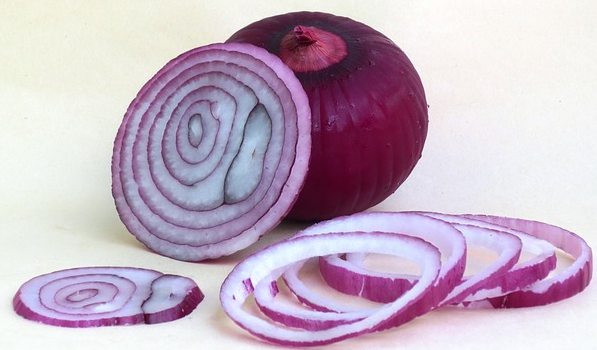Why Raw Onions Should be a Staple in Your Diet