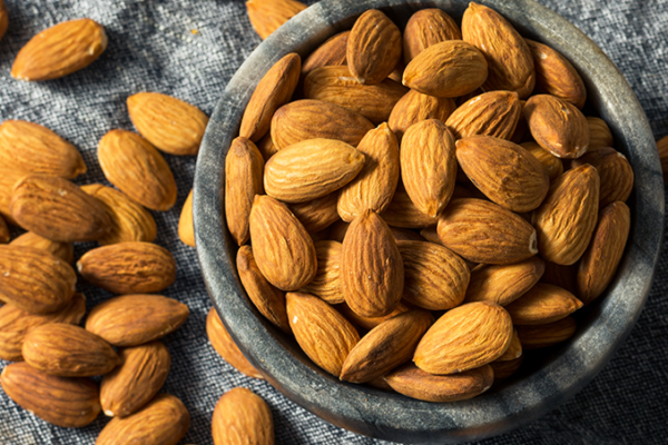How Your Body Benefits From 4 Almonds Every Day
