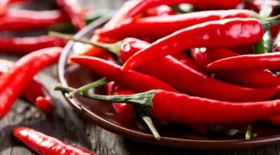 7 Top Health Benefits of Cayenne Pepper (Chili)