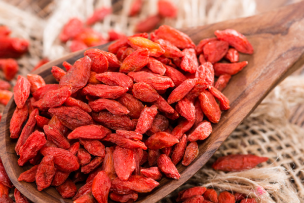 8 Healthy Facts About Dried Goji Berries